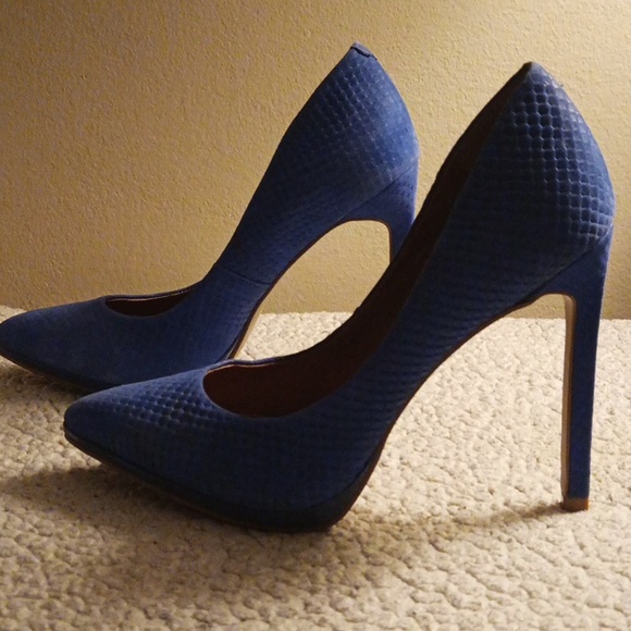 Aldo Blue snakeskin Pumps - Picture 2 of 7